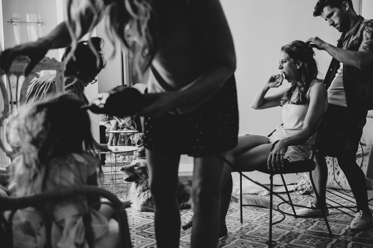 Frau Siemers - Bildpoeten - Hochzeitsfotografie in Barcelona - Clos la Plana- Gähnende Braut 