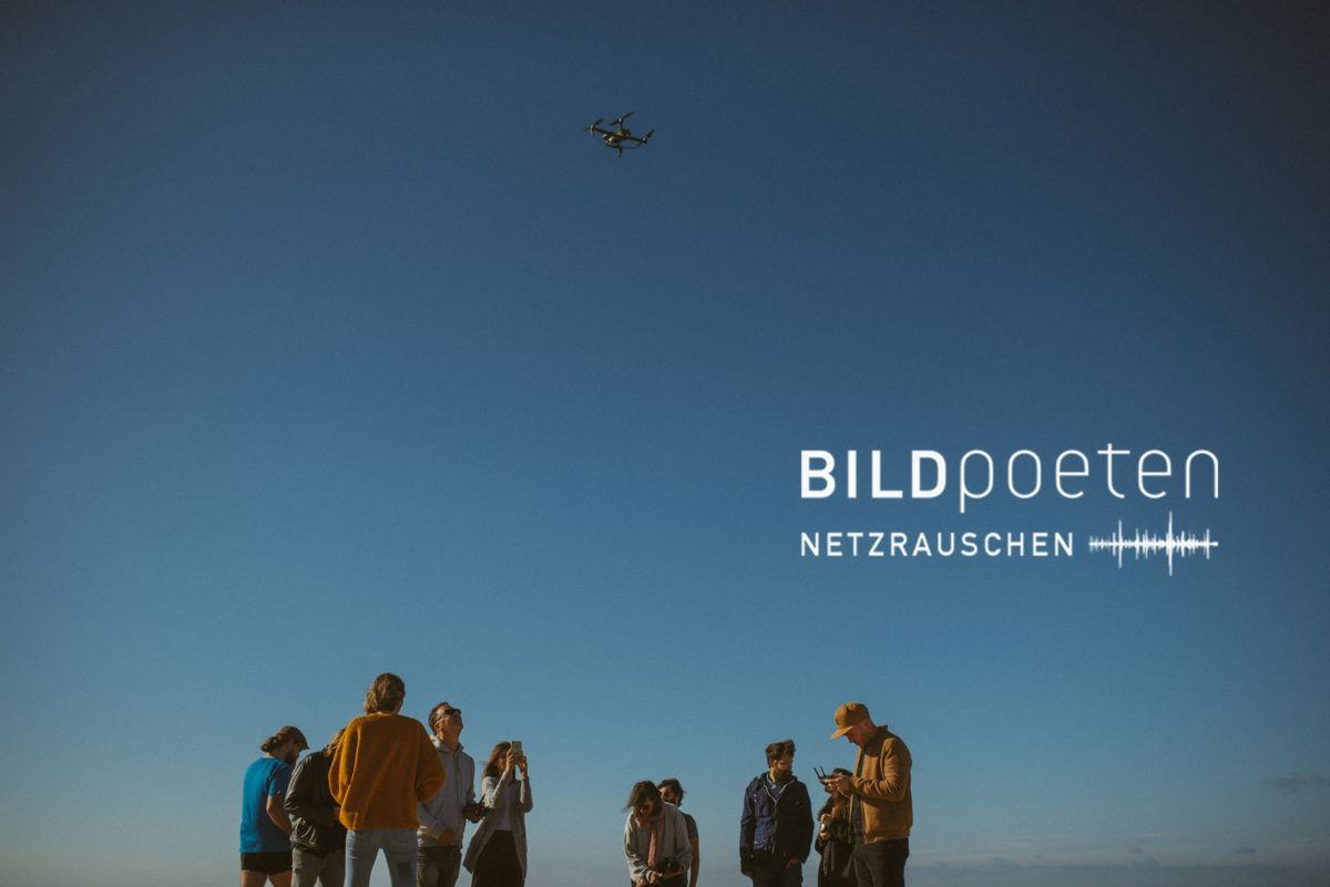 Gruppenbild der Fotografen der Bildpoeten beim Drohne fliegen lassen