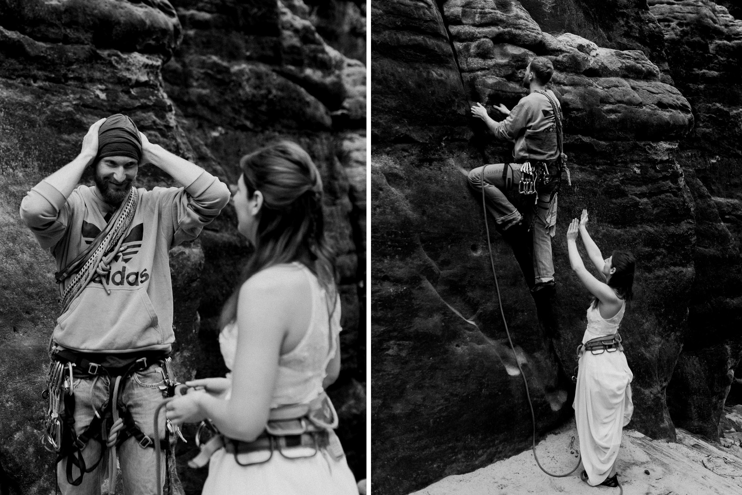 Outdoor-Hochzeit: links, Bräutigam schaut lachend zur Braut, rechts Bräutigam klettert vor, Braut sichert
