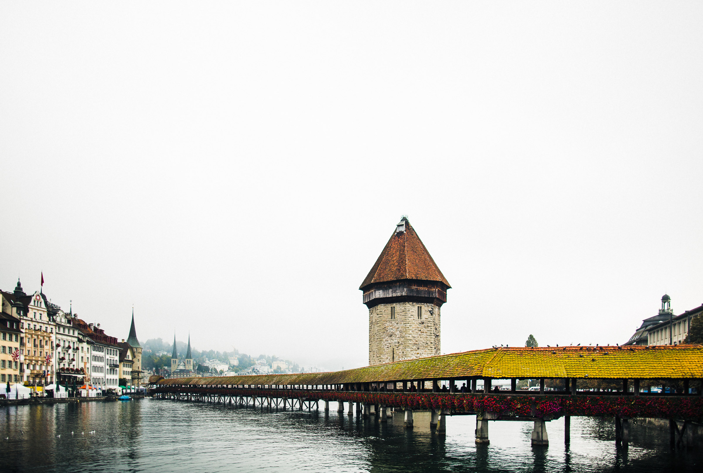 Schlosshochzeit: Wasserbrücke in Luzern mit Turm