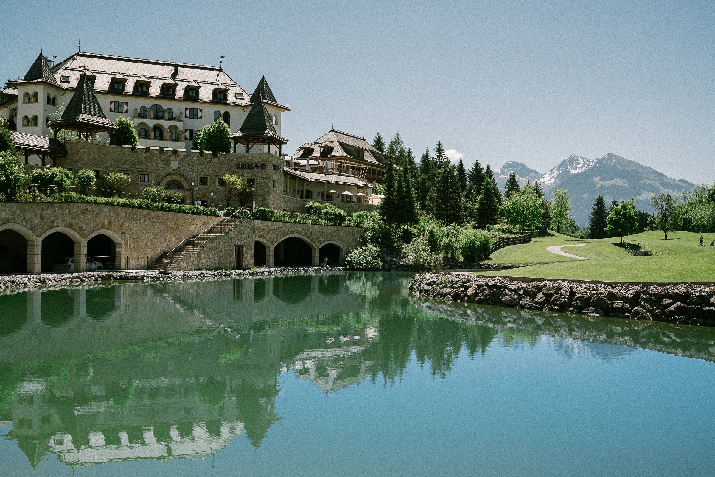 Alpenhochzeit: Aufnahme des A-Rosa Hotels in Kitzbühel