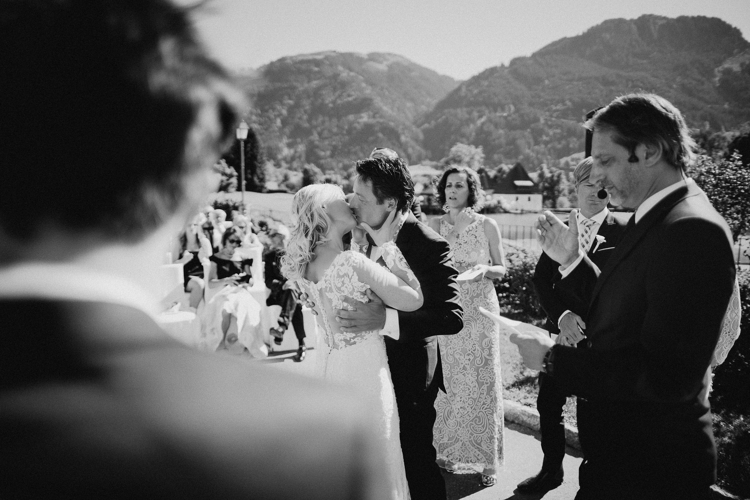 Alpenhochzeit: der Hochzeitskuss