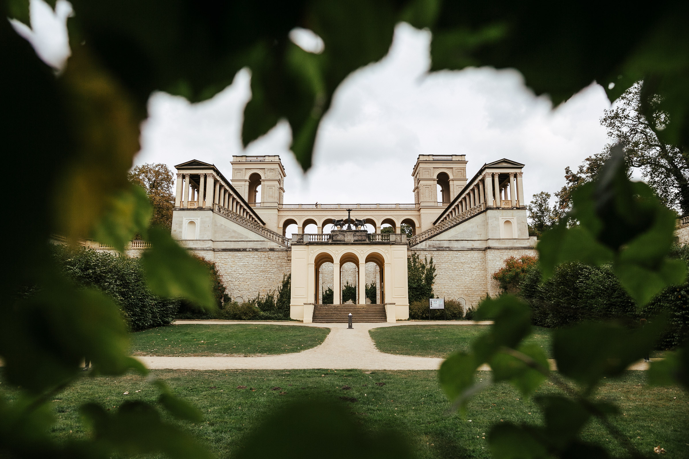 Septemberhochzeit: Blick auf das Schloss Belvedere auf dem Pfingstberg in Potsdam