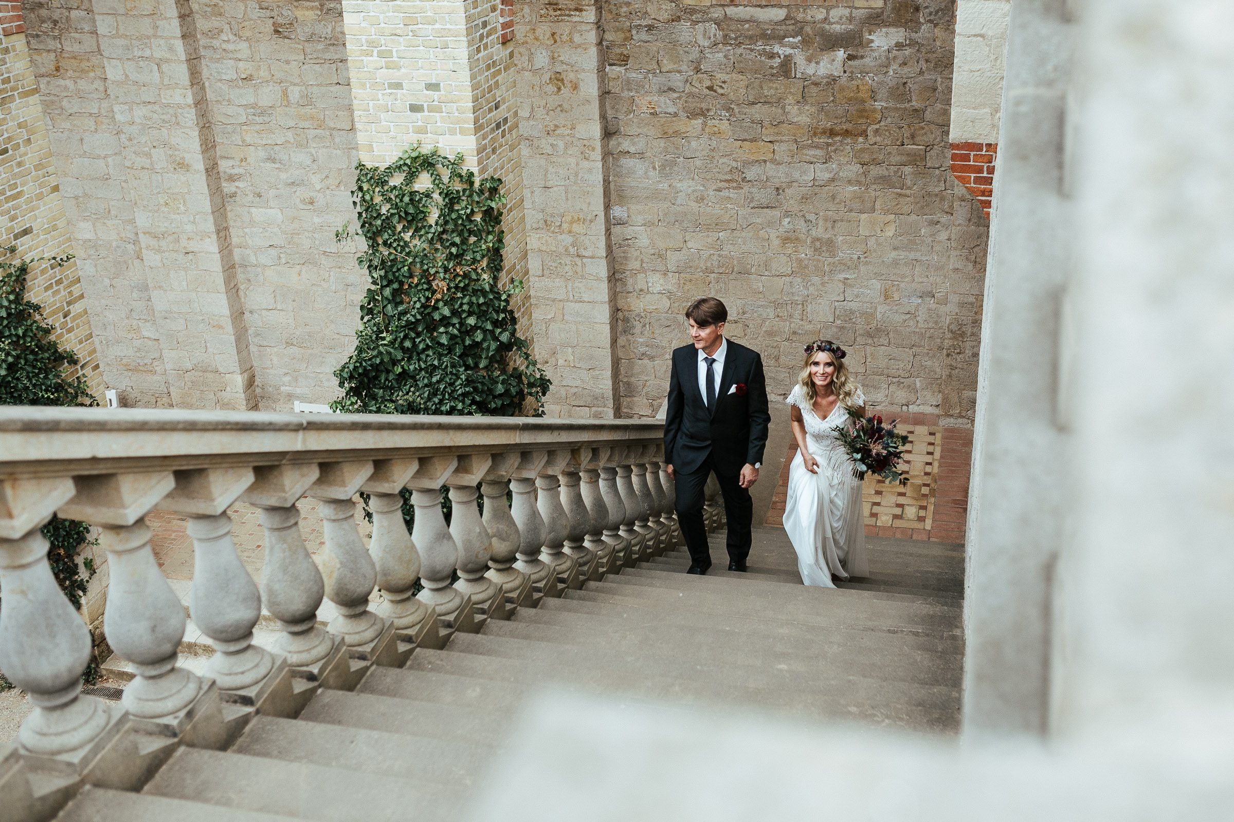 Septemberhochzeit: die Braut trifft ein