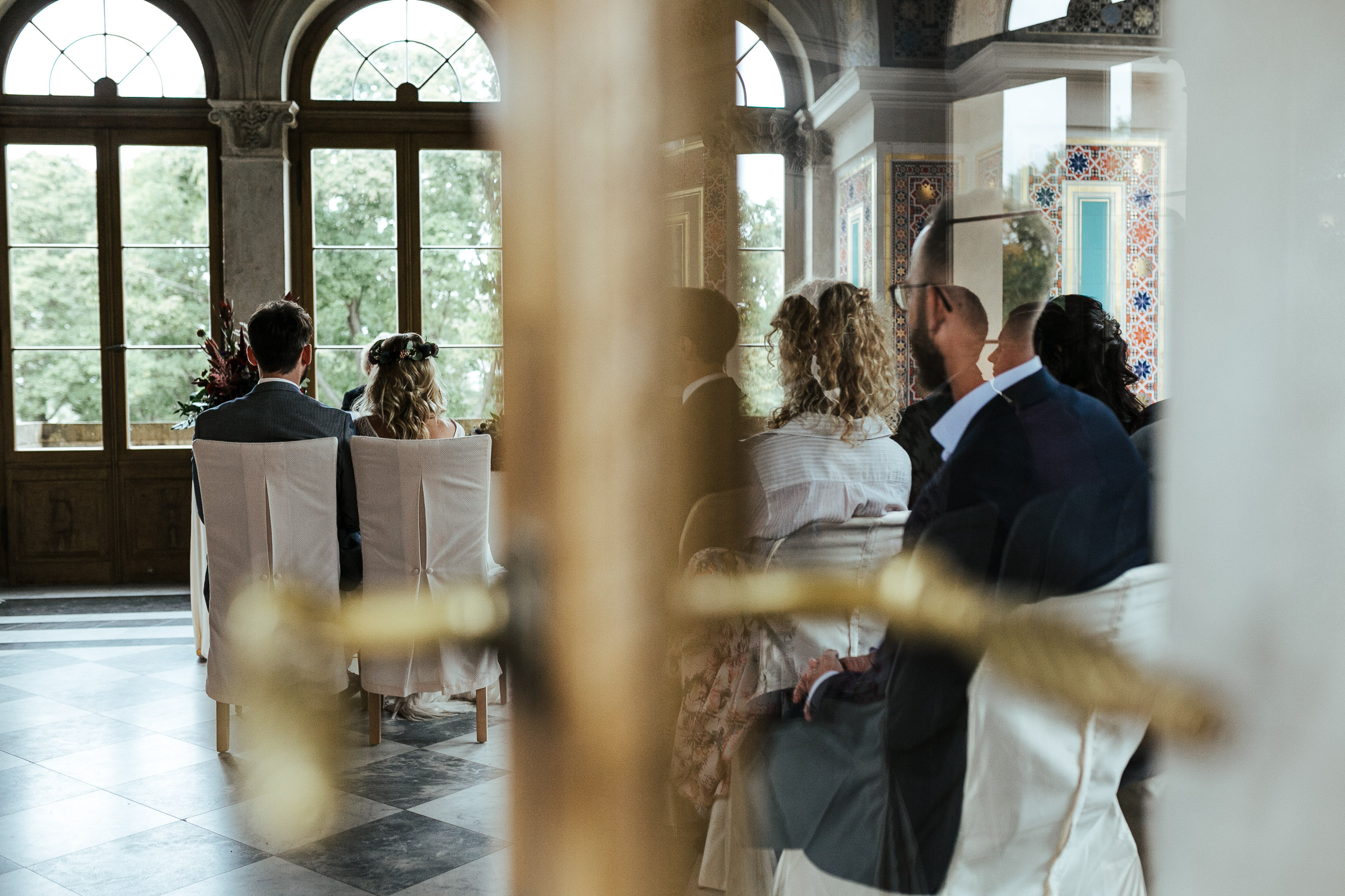 Septemberhochzeit: Blick durch die Tür ins Trauzimmer