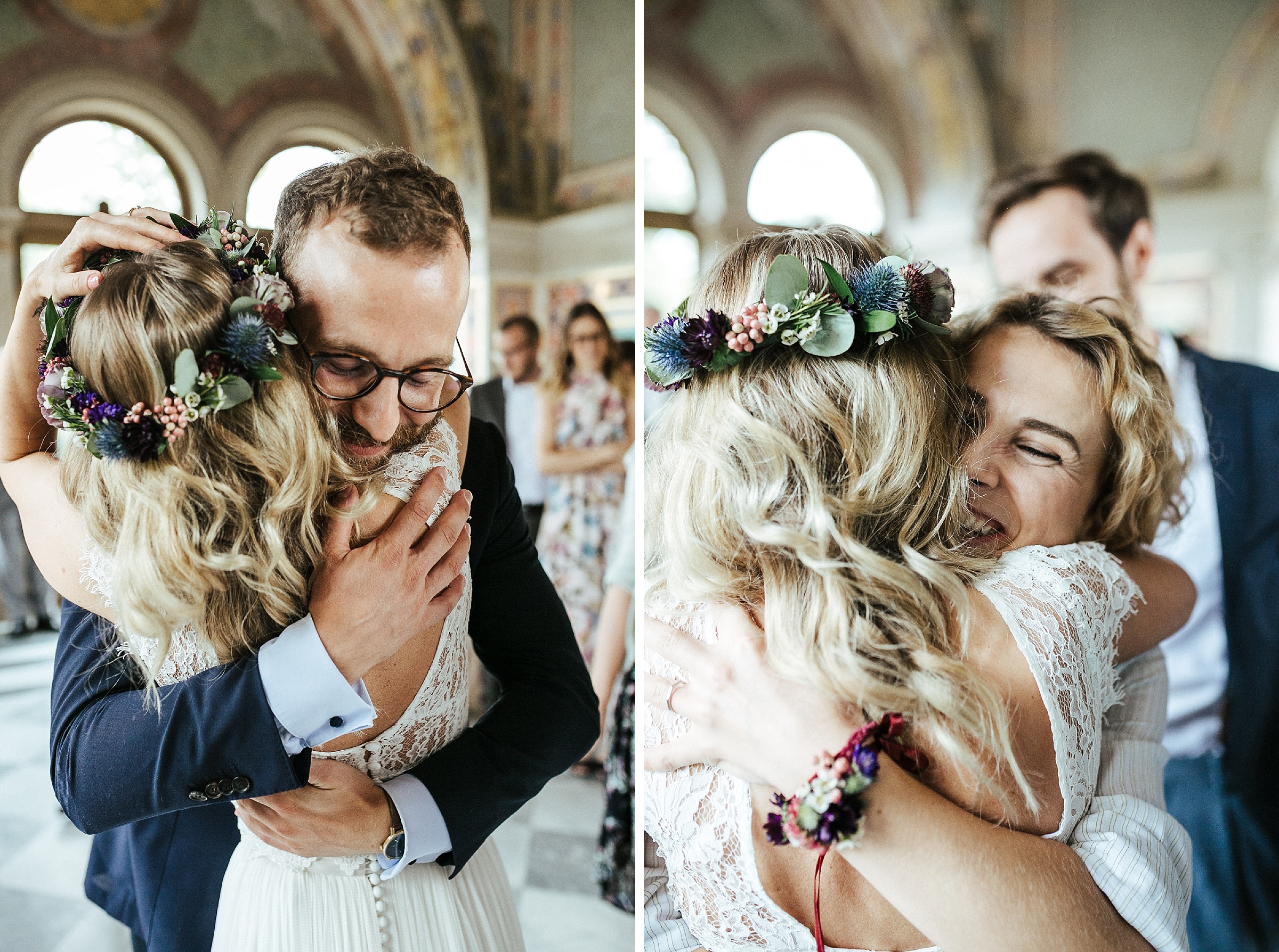 Septemberhochzeit: Trauzeugen gratulieren der Braut