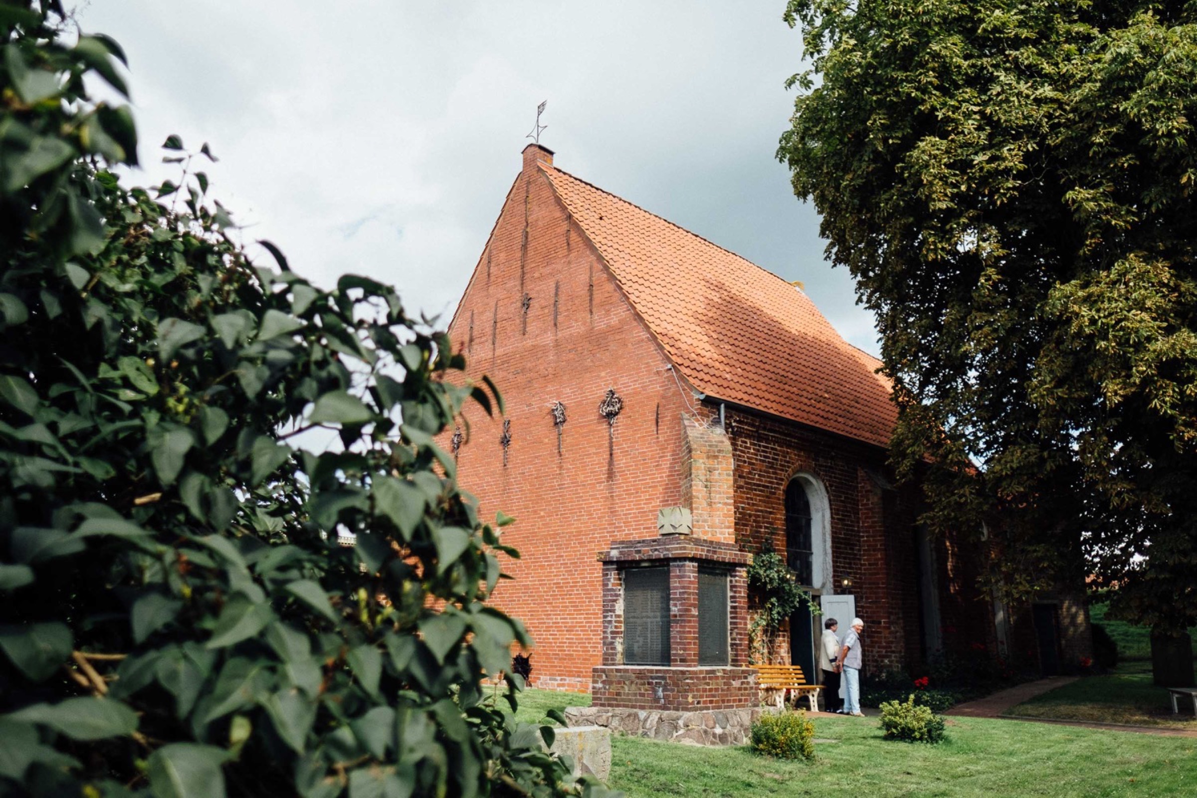 Hochzeit in Bremen: Blick auf die Kirche