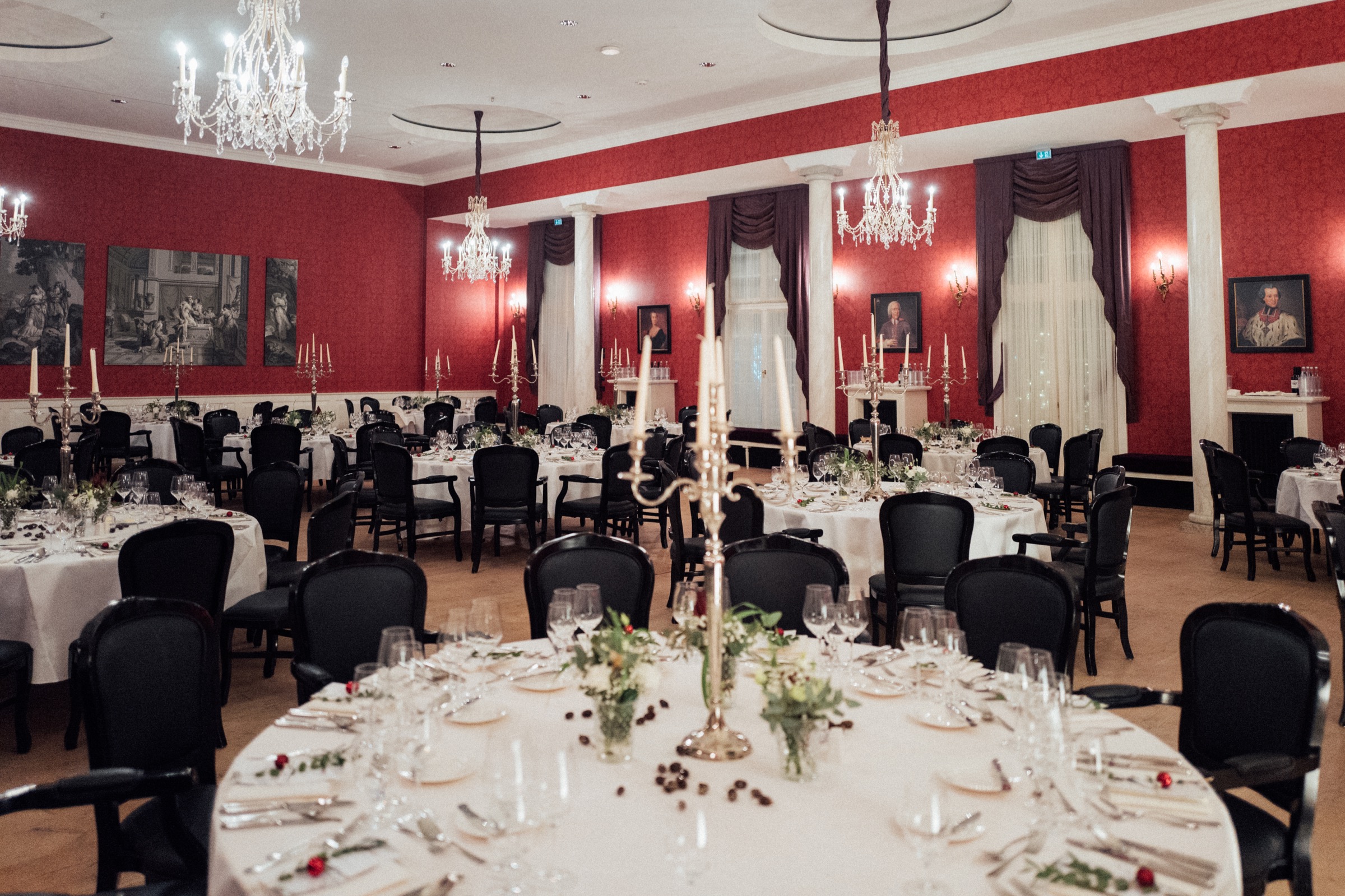Winterhochzeit: geschmückter Festsaal