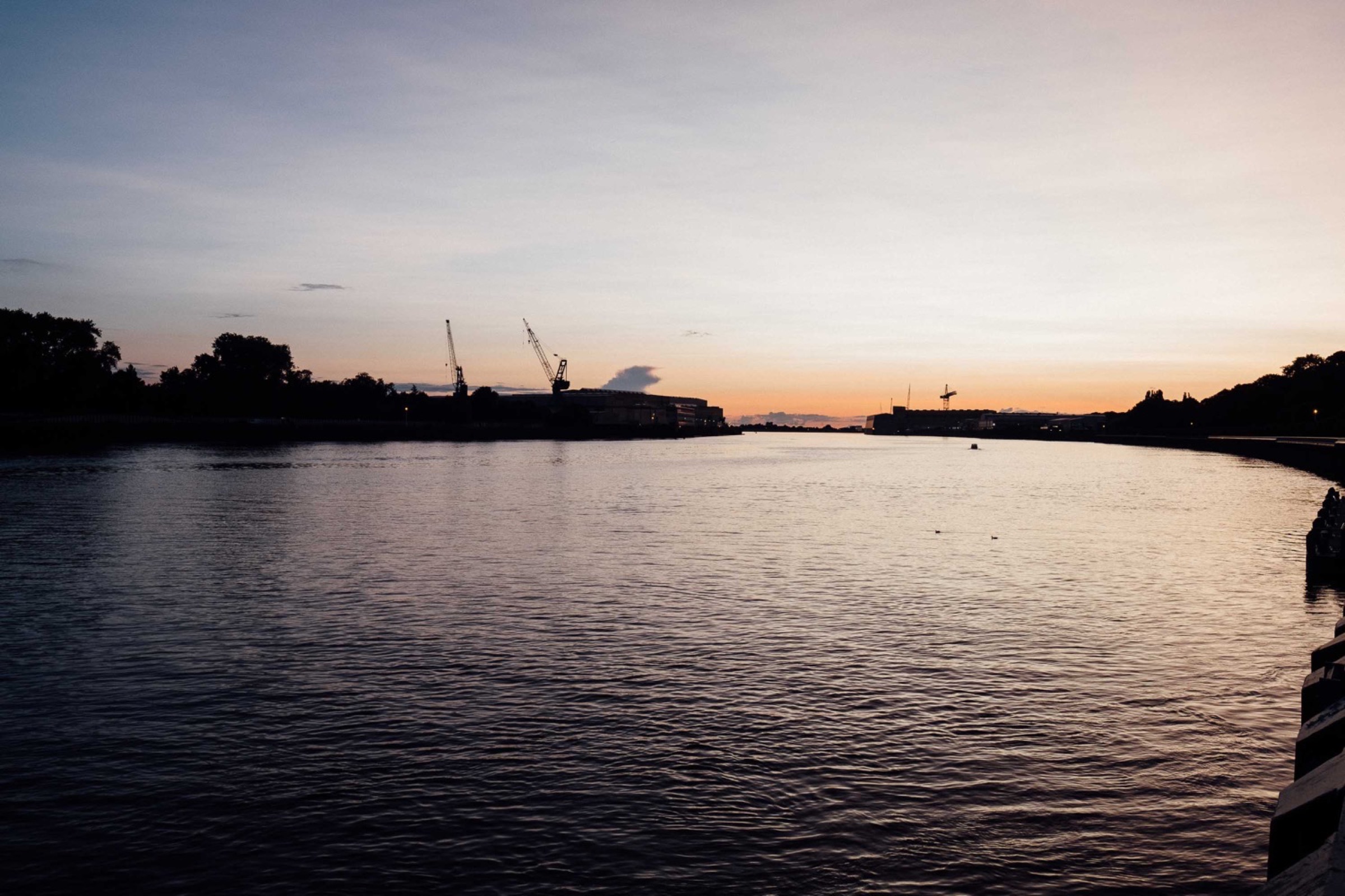 Hochzeit in Bremen: Blick über die abendliche Weser